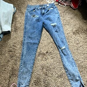 Pretty little things, acid wash. Stretch.